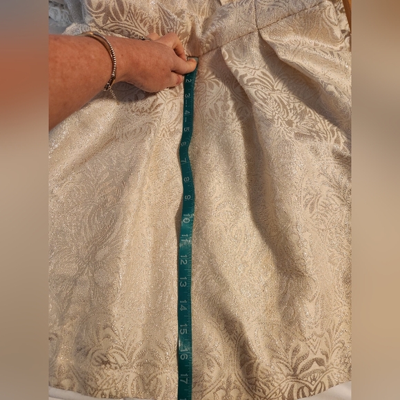 Gianni Bini -- White Brocade Cocktail Dress - Picture 7 of 12